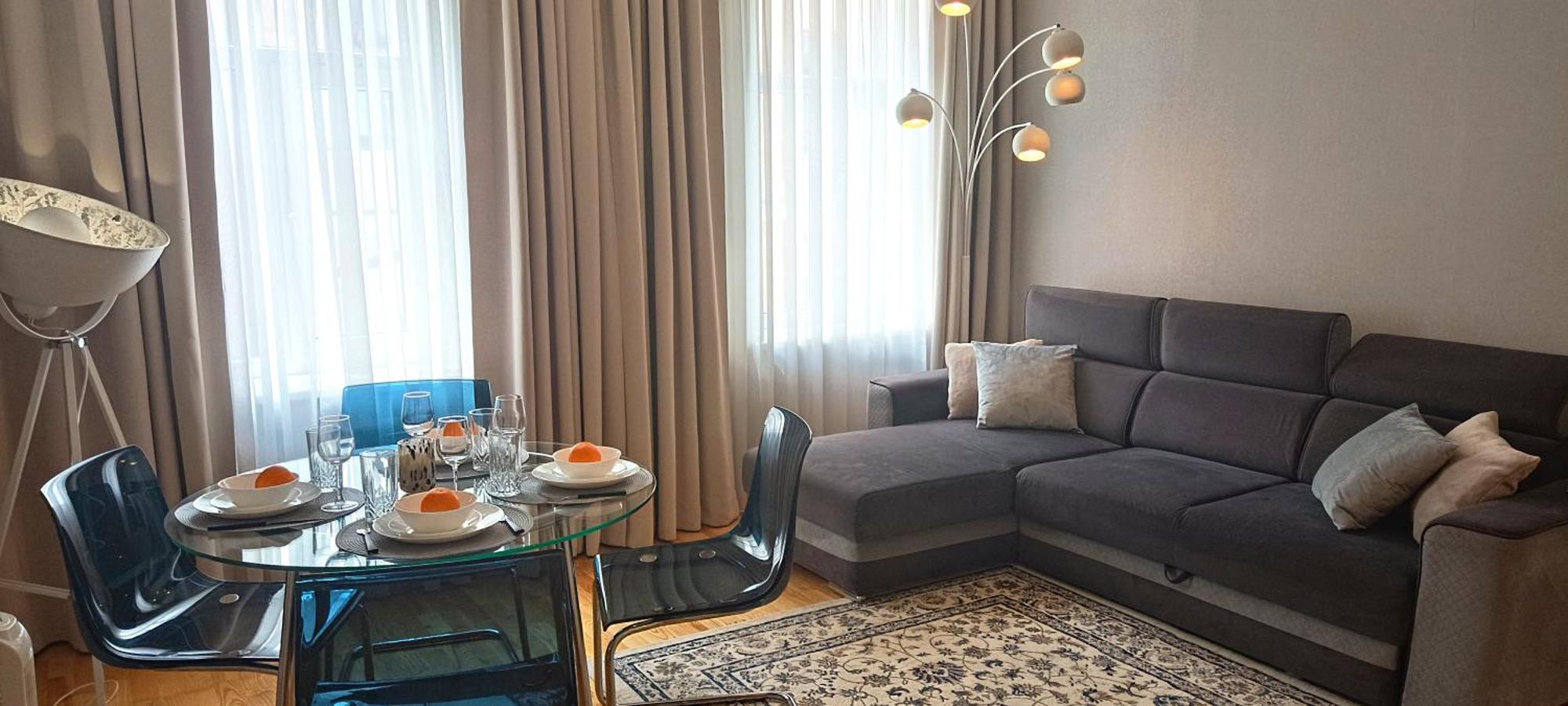 Old Town 2 Bedroom Apartment Near Dome Square & Scenic Waterfront Riga Dış mekan fotoğraf